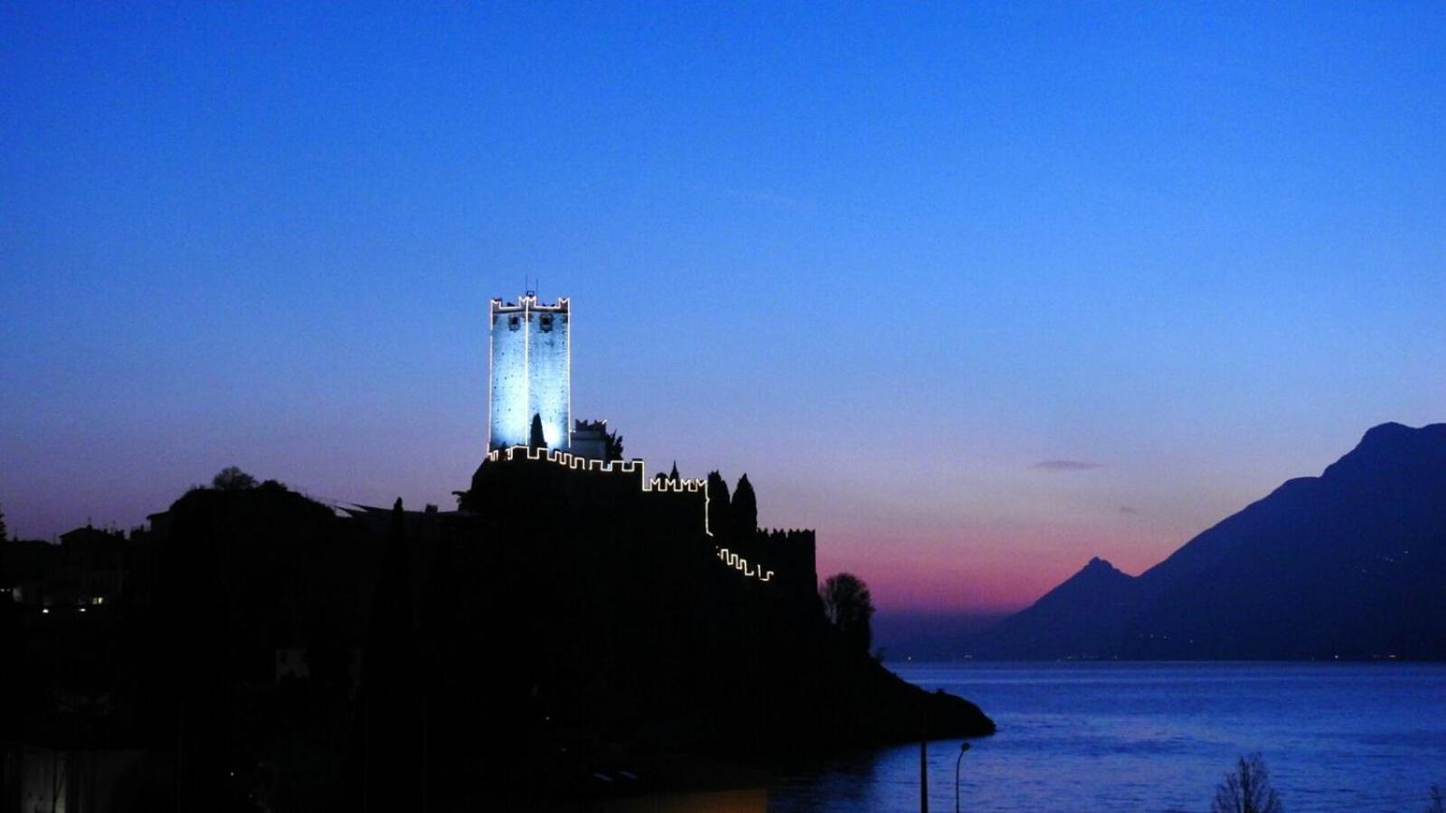 Appartamenti Tasel With Heated Pool Malcesine Exterior photo