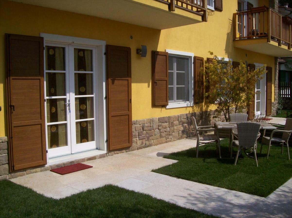 Appartamenti Tasel With Heated Pool Malcesine Exterior photo