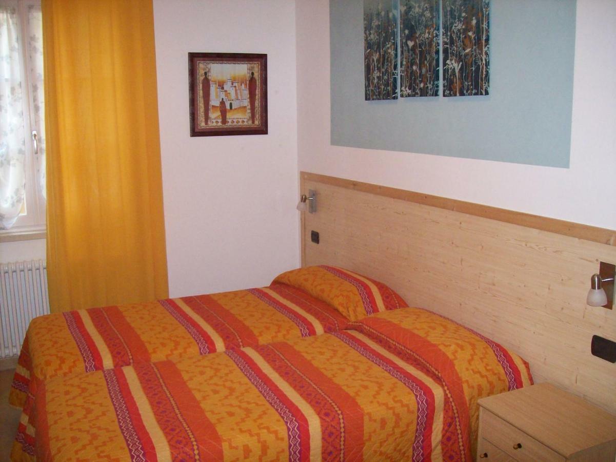 Appartamenti Tasel With Heated Pool Malcesine Exterior photo