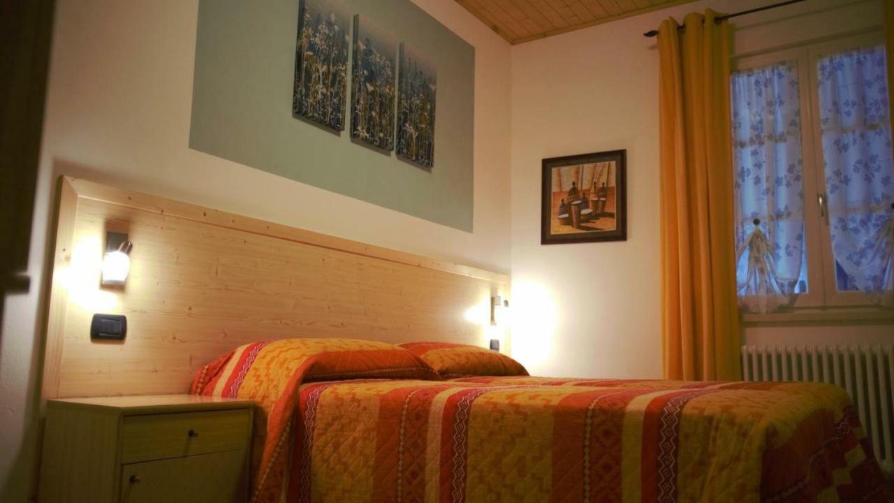 Appartamenti Tasel With Heated Pool Malcesine Exterior photo