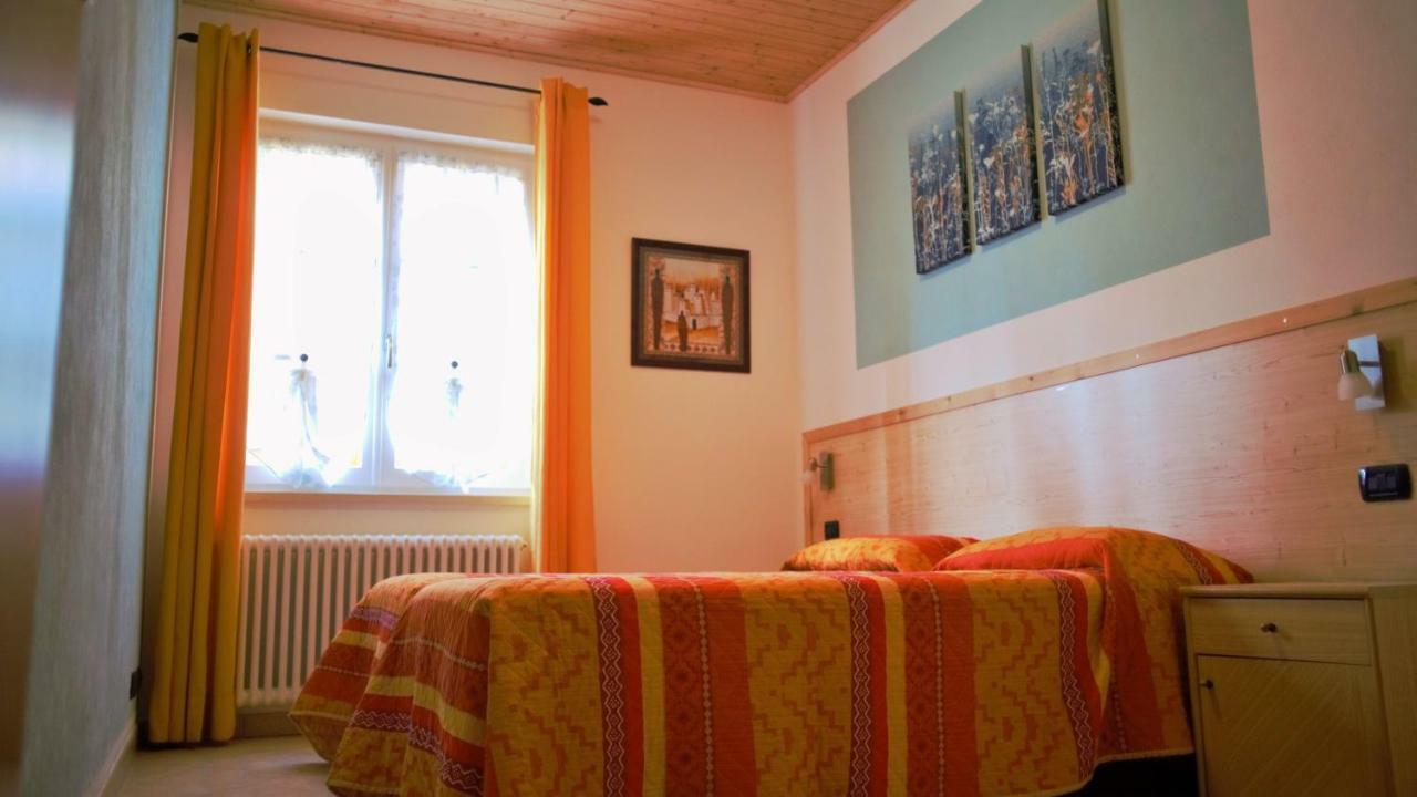 Appartamenti Tasel With Heated Pool Malcesine Exterior photo