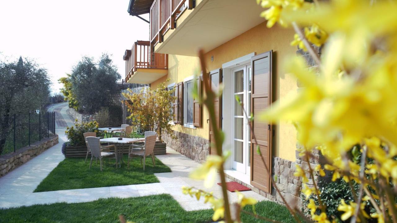 Appartamenti Tasel With Heated Pool Malcesine Exterior photo