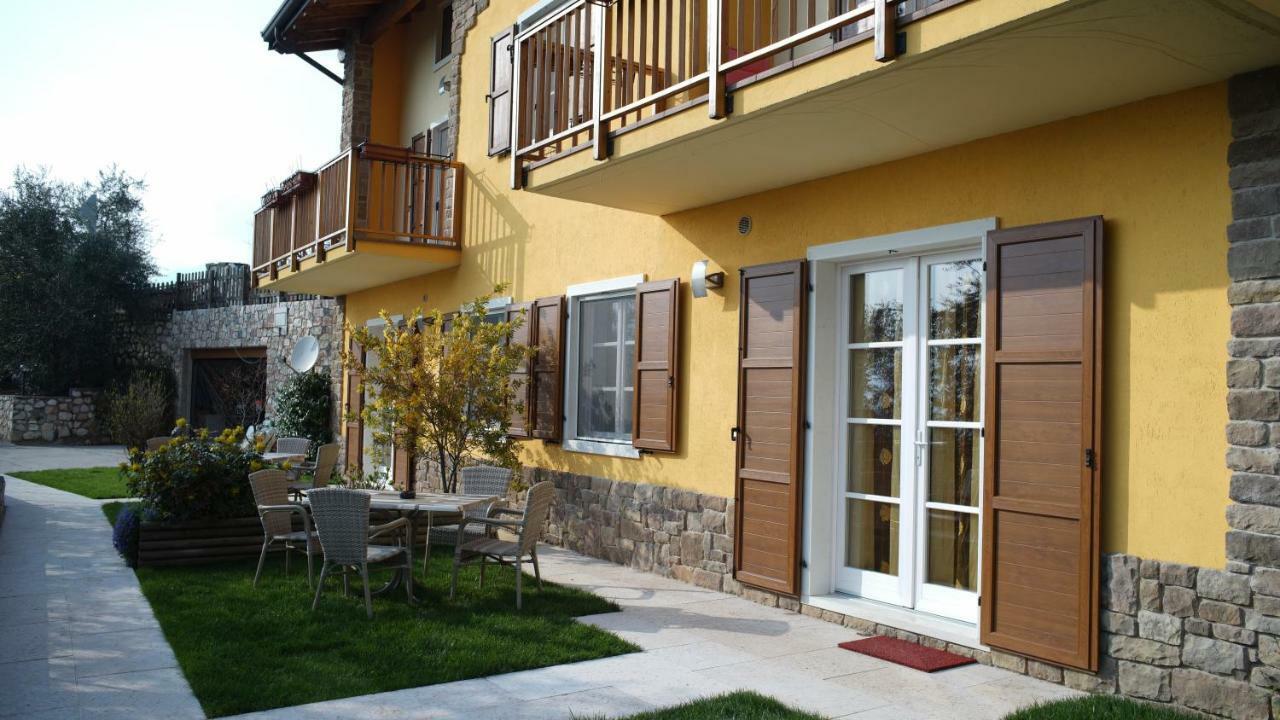 Appartamenti Tasel With Heated Pool Malcesine Exterior photo