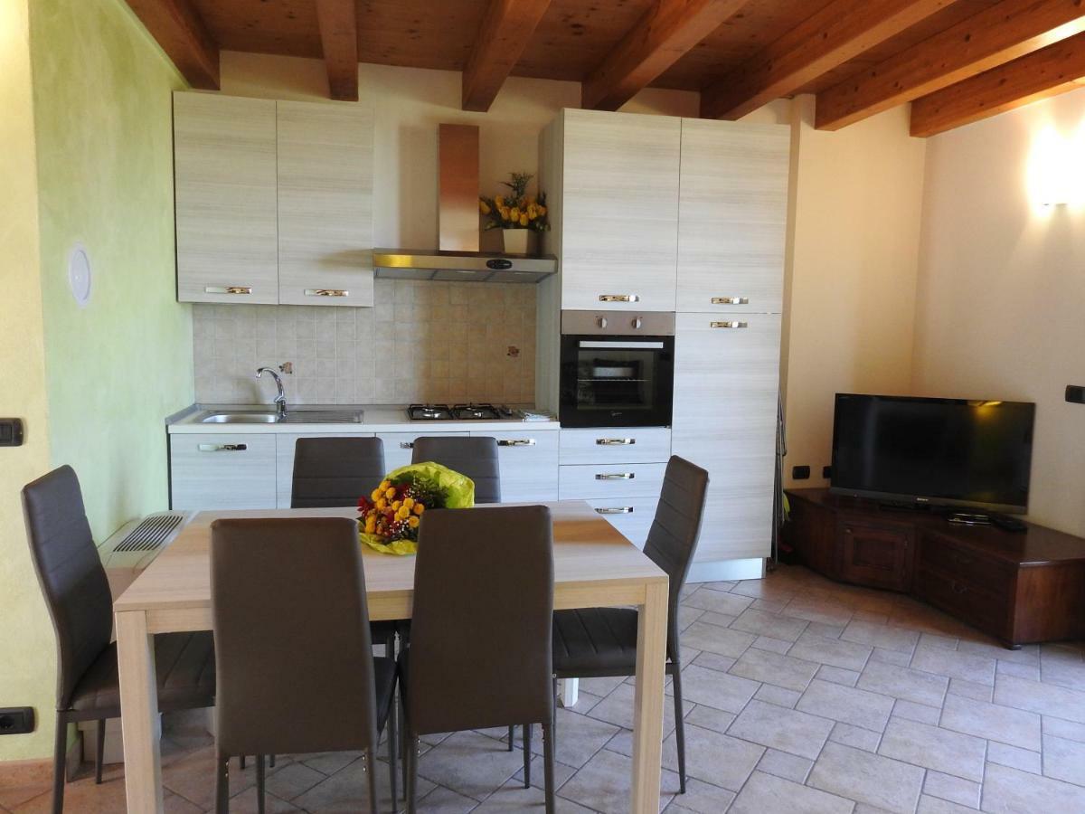 Appartamenti Tasel With Heated Pool Malcesine Exterior photo