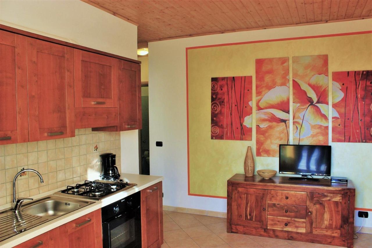 Appartamenti Tasel With Heated Pool Malcesine Exterior photo